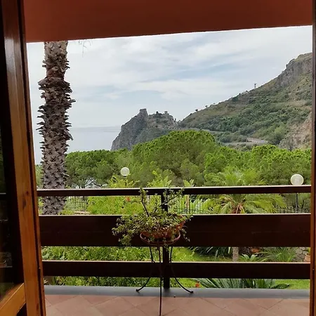 “la Casa Di Ru” SantʼAlessio Siculo